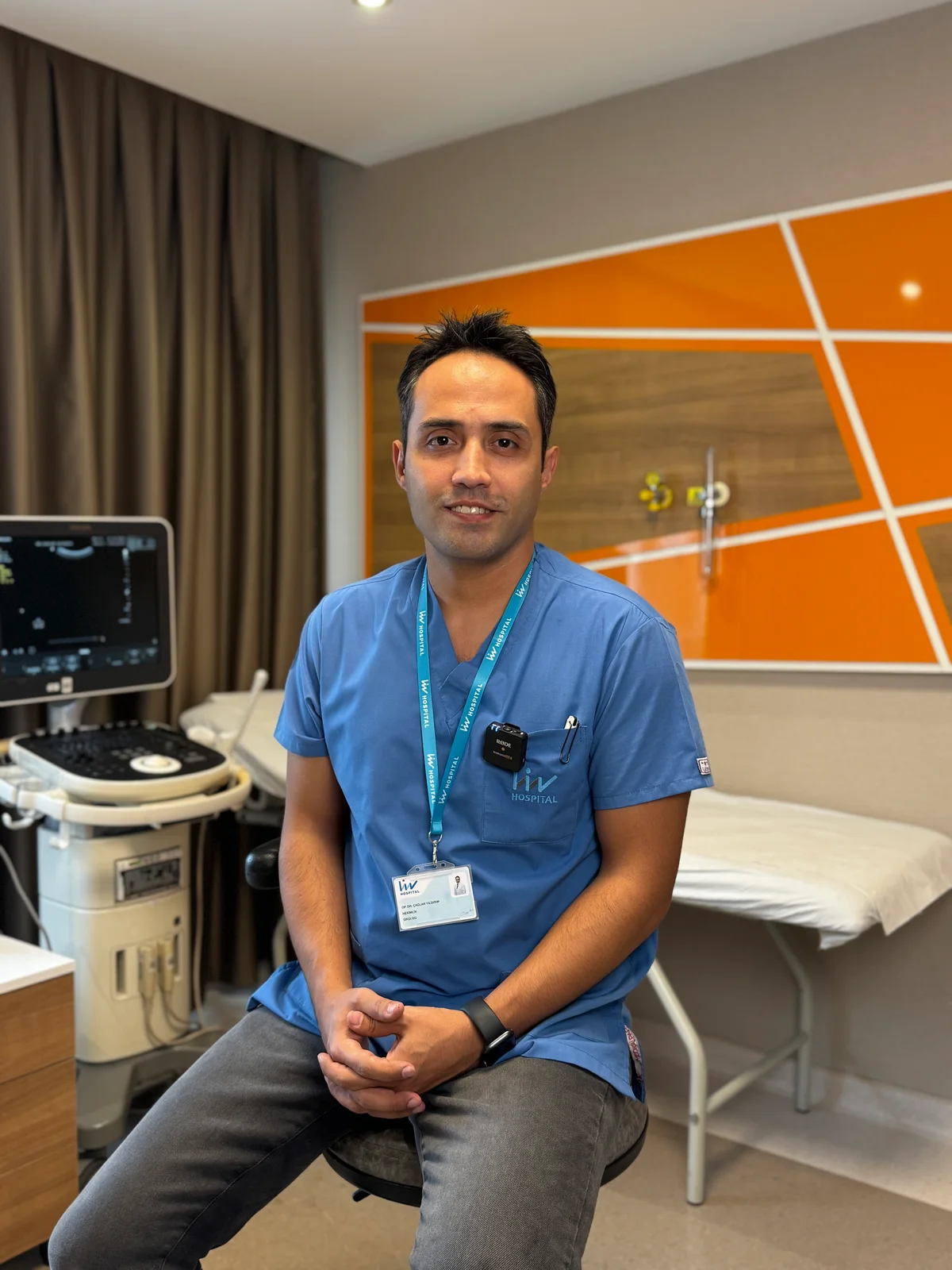 Op. Dr. Çağlar Yıldırım klinikte